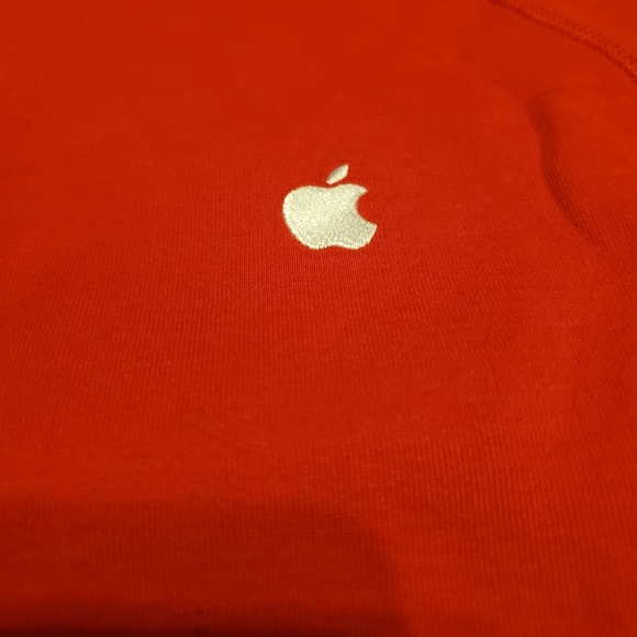 APPLE Mac S Red Sweater Phone Pocket - Picture 2 of 4
